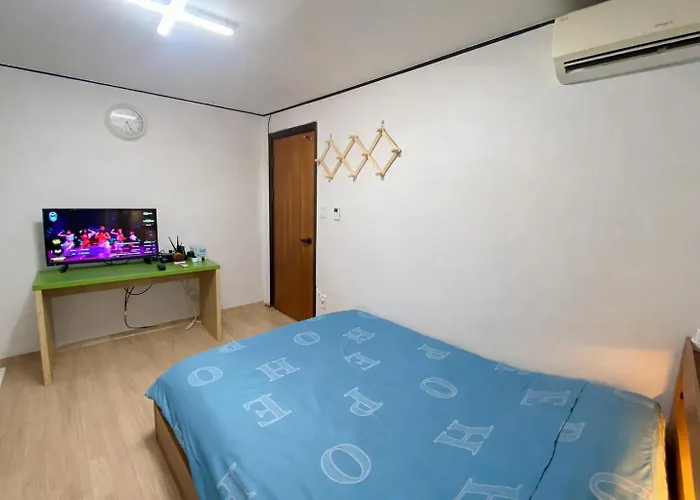 Aroha House For Foreign Guests Only *