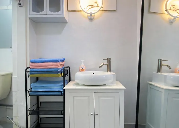 Aroha House For Foreign Guests Only *